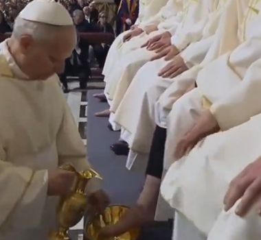 Imagem - Papa Leão XIV inicia o Tríduo Pascal com Missa da Ceia do Senhor e rito do Lava-pés