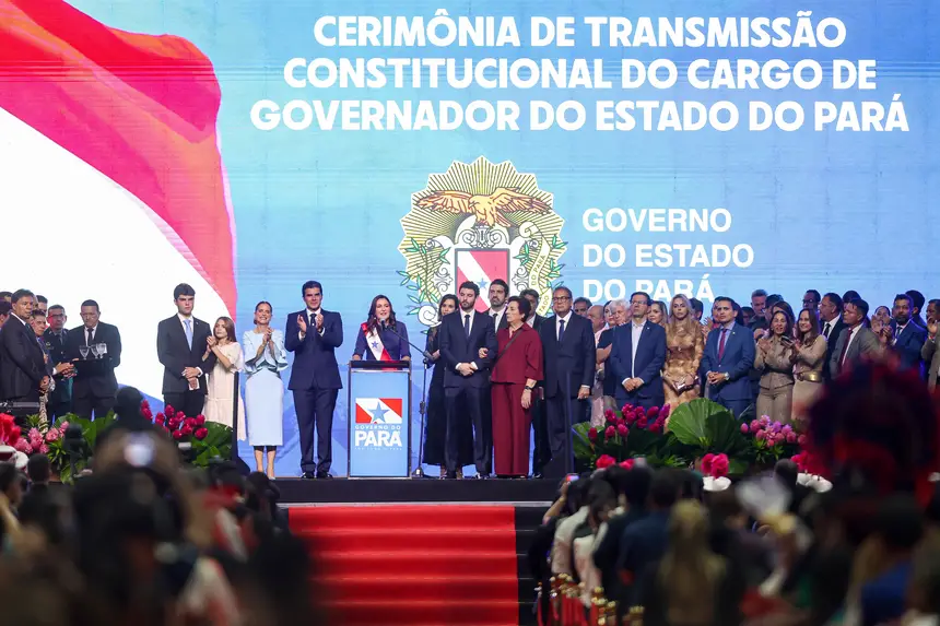 A nova chefe do Executivo estadual no Pará, tomou posse em cerimônia realizada na noite desta quinta-feira (2), em Belém.