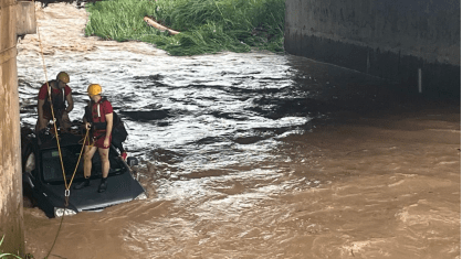 Motorista desaparece após carro ser arrastado por enxurrada em Piracicaba

