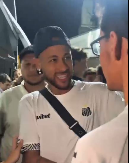 Imagem - Após vitória do Santos sobre o Remo, Neymar realiza sonho de irmãos autistas 'dia inesquecível'