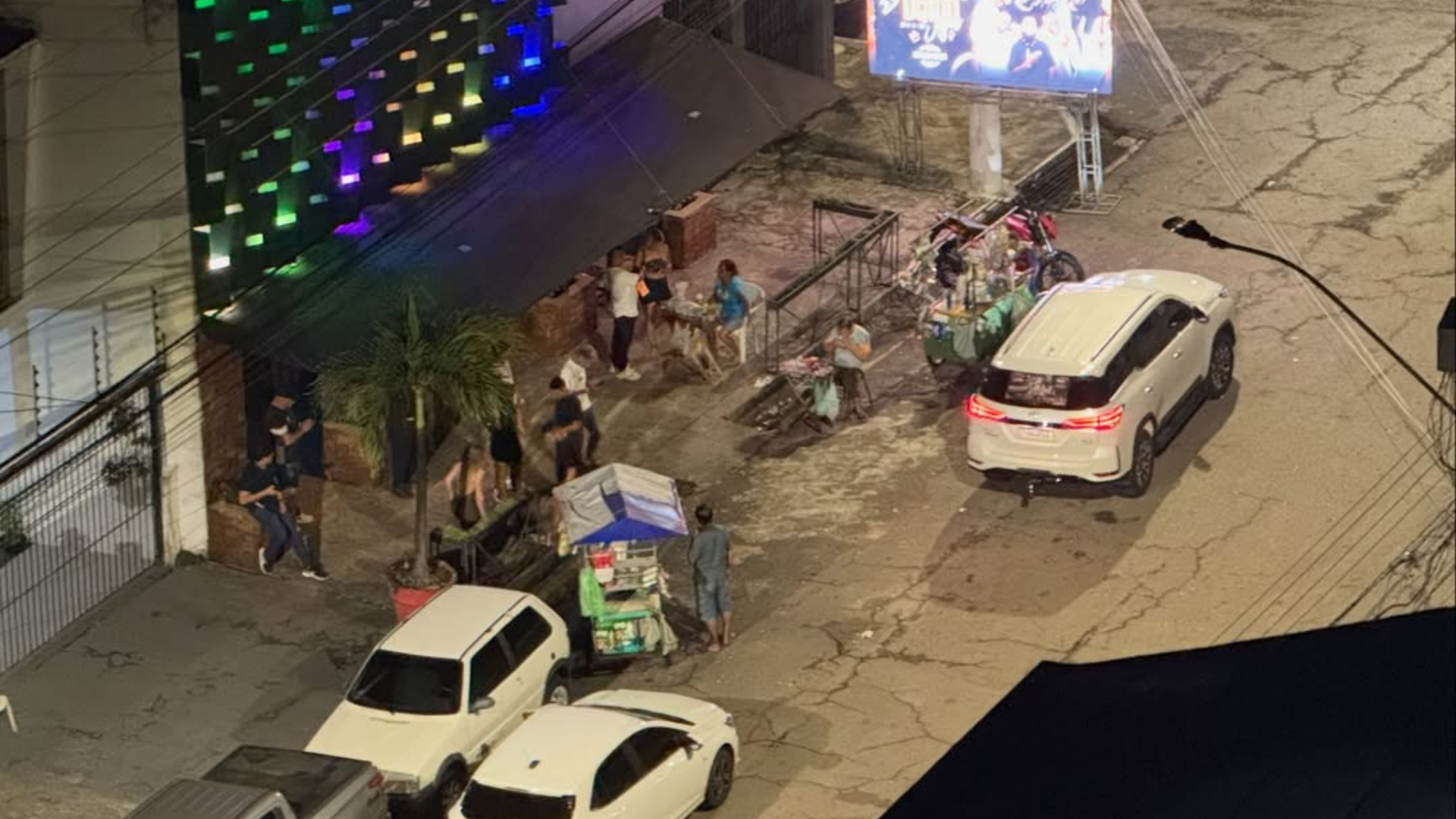 Além do som alto, moradores também relataram que um grupo de motociclistas anda tirando o sono da população.