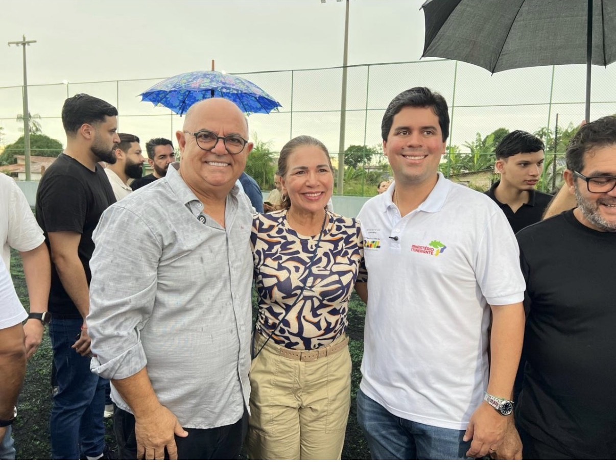 O prefeito de Capanema, Claudionor Costa, Walcylene Cardoso, Secretaria de Esucacao, com o Ministro dos Esportes, André Fufuca
