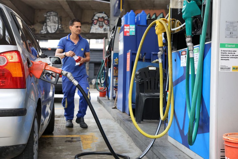 Preços do óleo diesel na bomba beiram os R$ 8,00 por litro