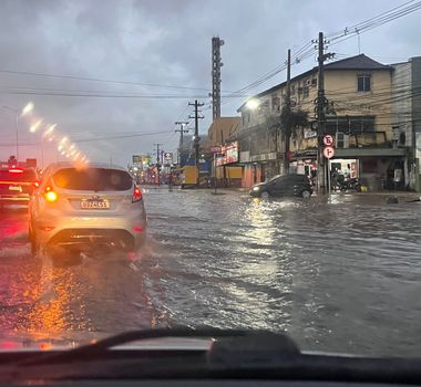 Imagem - Vídeo: Chuva e volta do feriado travam trânsito na BR-316, em Belém