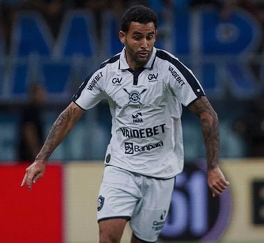 Imagem - Com um a menos e pênalti perdido, Remo empata com o Grêmio e sai da lanterna