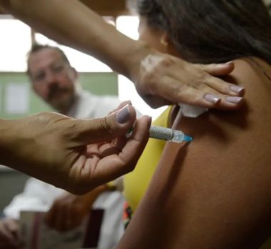 Imagem - Empresas deverão informar trabalhadores sobre cânceres e vacina