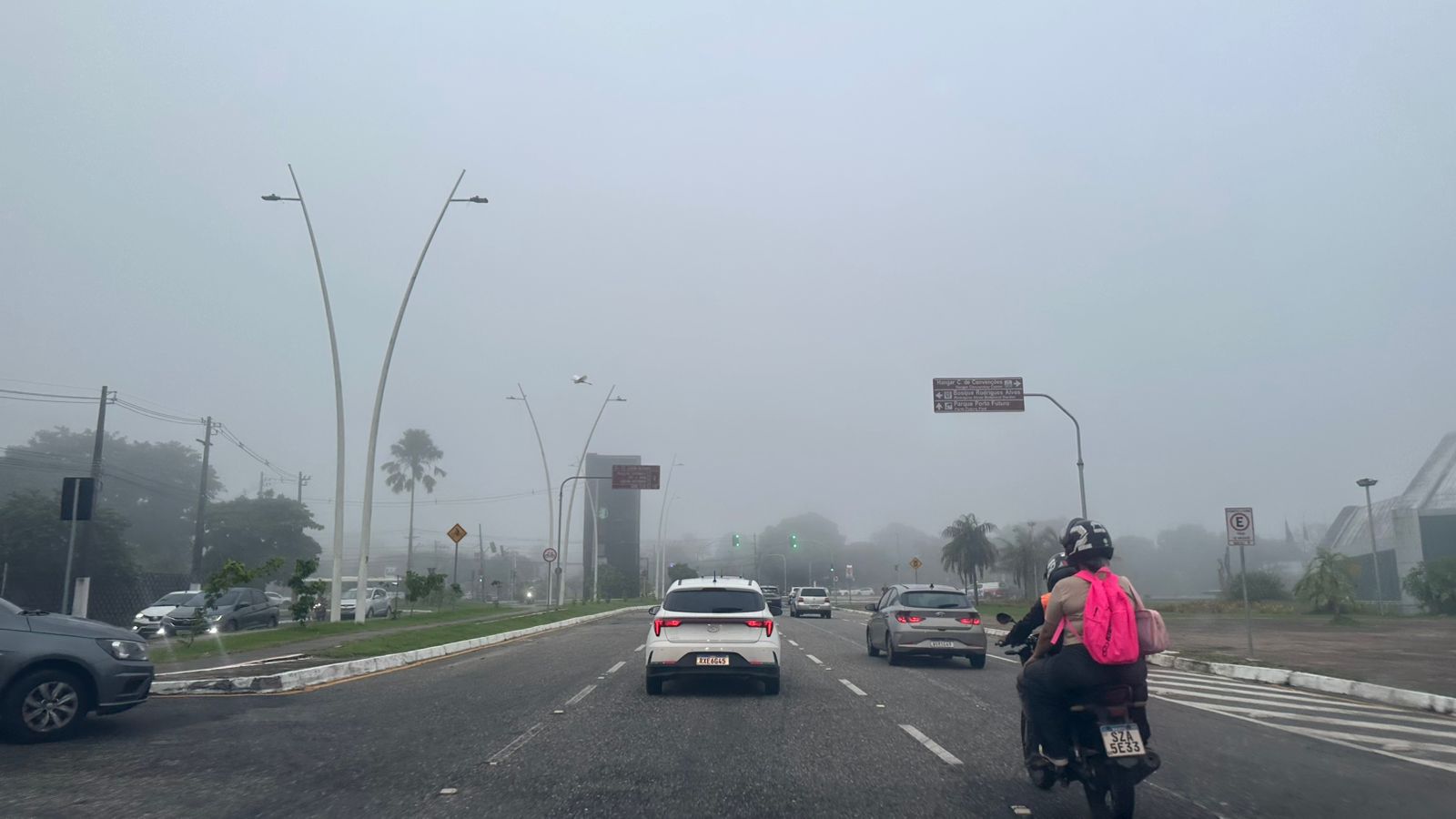 Belém amanhece coberta por forte neblina; veja a previsão do tempo e maré alta