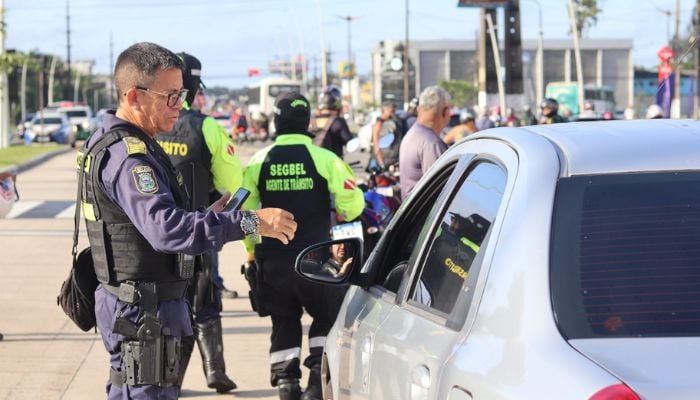 Imagem - Blitz na canaleta do BRT flagra mais de 150 motoristas irregulares em Belém