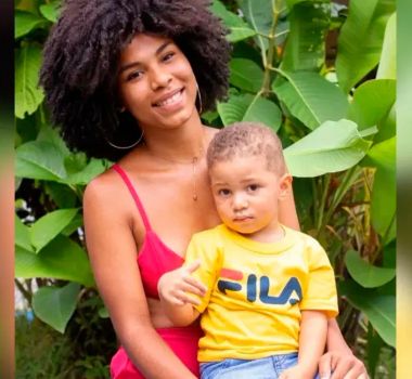 Imagem - Mulher é morta a facadas junto com filho de 6 anos na Bahia; suspeito a perseguia há anos