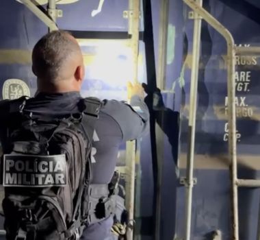 Imagem - Operação da PM encontra contêiner com drogas e provoca manhã de tensão no Complexo da Maré