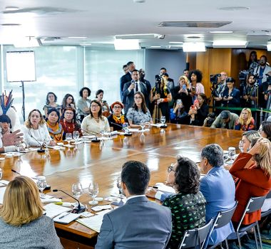 Imagem - Lula sanciona pacote contra violência doméstica e cria o crime de 'vicaricídio'