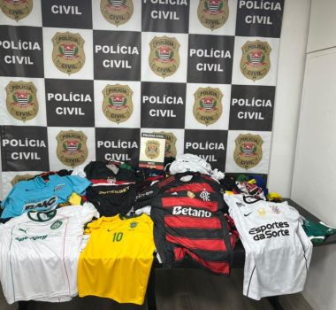 Imagem - Seis comerciantes são presos após operação contra venda de camisas falsificadas em São Paulo