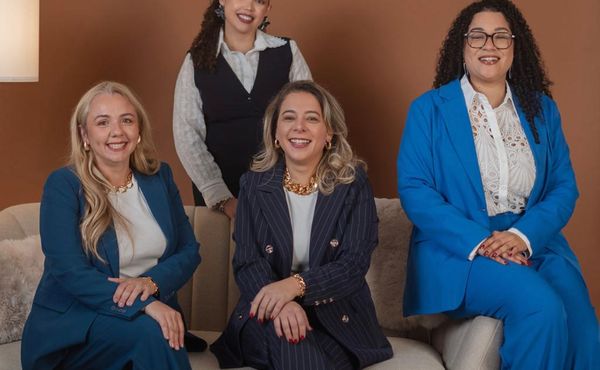 Advogada Amarah Farage de férias em Belém