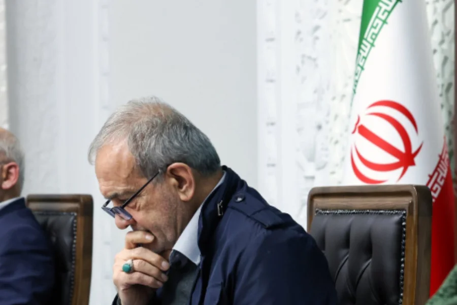 Presidente do Irã diz que ataques de Israel ao Líbano esvaziam negociações de paz e reforça apoio a Beirute.