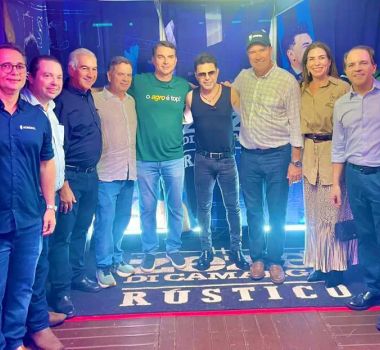 Imagem - Flávio e Zezé Di Camargo se encontram na abertura da Expogrande e enviam recado a Bolsonaro