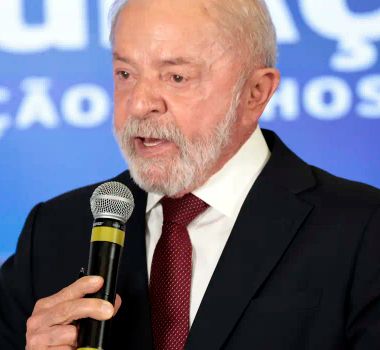 Imagem - Lula quer incluir inadimplentes do FIES em pacote contra endividamento