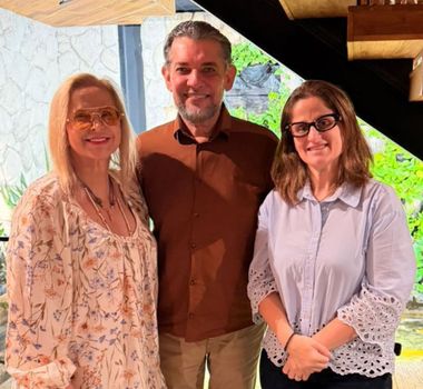 Imagem - Rose Maiorana e Osvaldo Carvalho em reunião estratégica