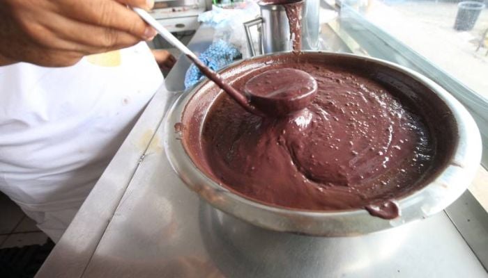 Açaí da Bahia começa a ser vendido em feira tradicional de Belém