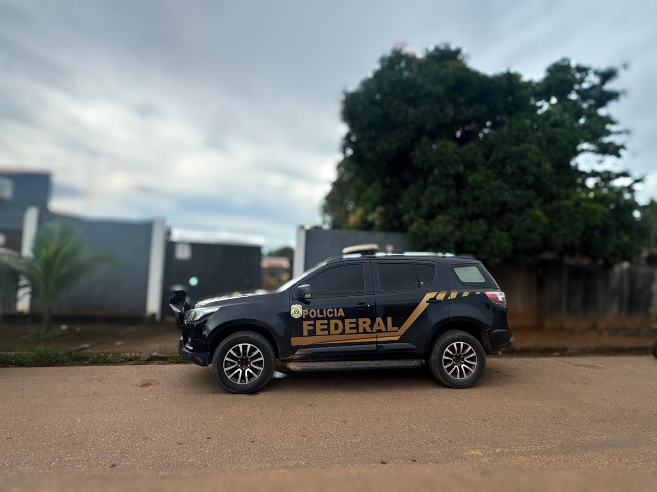 (Em um dos endereços cumpridos, em Redenção, a PF prendeu um foragido da Justiça acusado de homicídio, que teria ligação com o grupo investigado.)