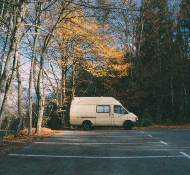 Imagem - Criança é resgatada na França após ser mantida presa em van por um ano