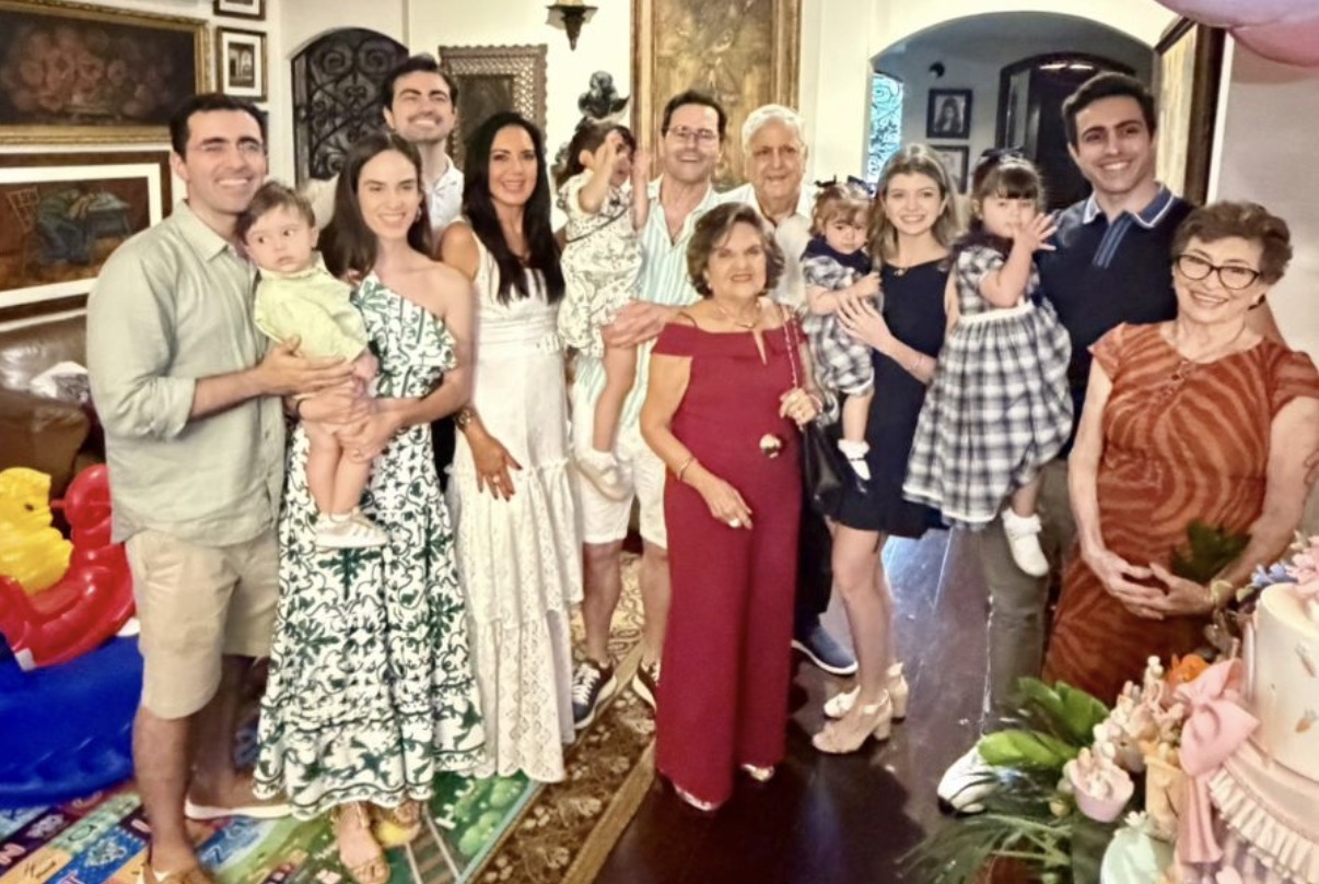 As famílias Farah Freire comemoraram o terceiro aniversário da Isabella