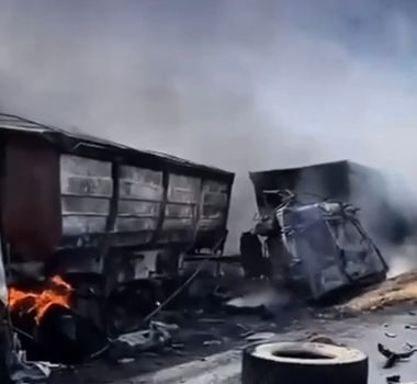 Imagem - Colisão entre carretas na PA-150 deixa um morto entre Vila Aparecida e Goianésia do Pará