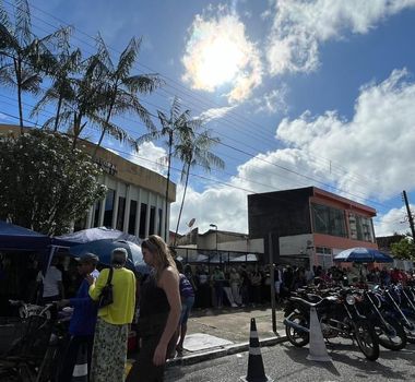 Imagem - População forma longas filas em mutirão do TRE-PA em Belém