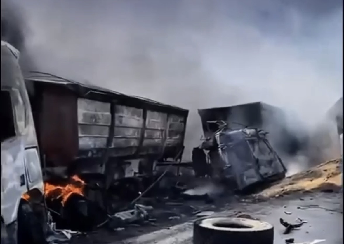 Colisão entre carretas na PA-150 deixa um morto entre Vila Aparecida e Goianésia do Pará

