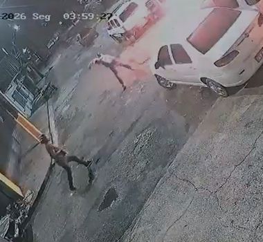 Imagem - Polícia divulga vídeo de incêndio criminoso em loja de veículos no bairro do Coqueiro, em Ananindeua