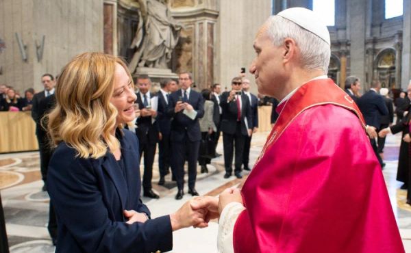 Premiê da Itália critica Trump e sai em defesa do papa após declarações