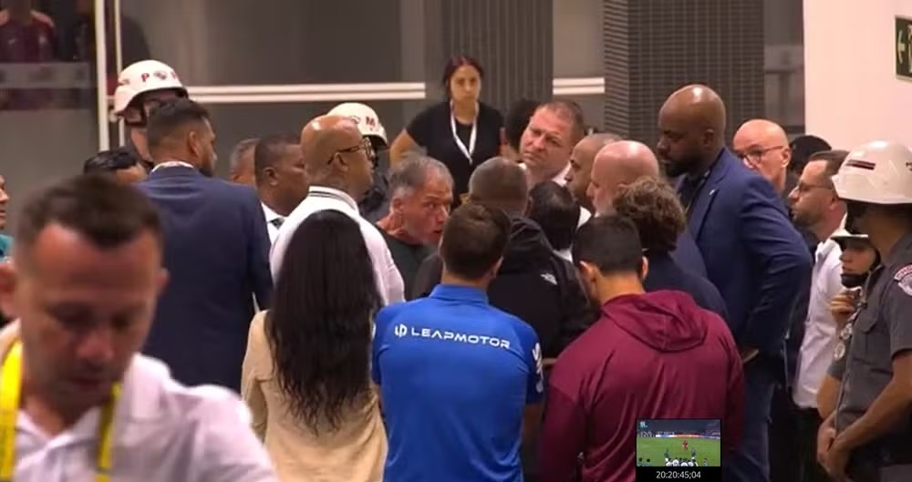 Briga aconteceu no acesso aos vestiários das equipes - 