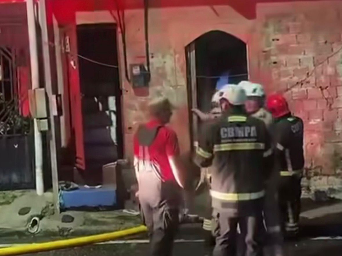 Incêndio atinge residência no bairro Curió-Utinga, em Belém