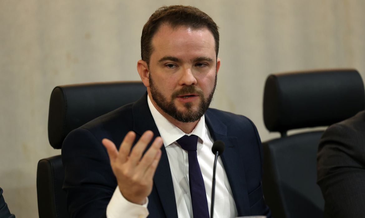 (Ministro da Fazenda, Dario Durigan)