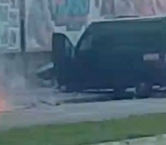 Imagem - Van atinge poste e derruba fiação em trecho da BR-316