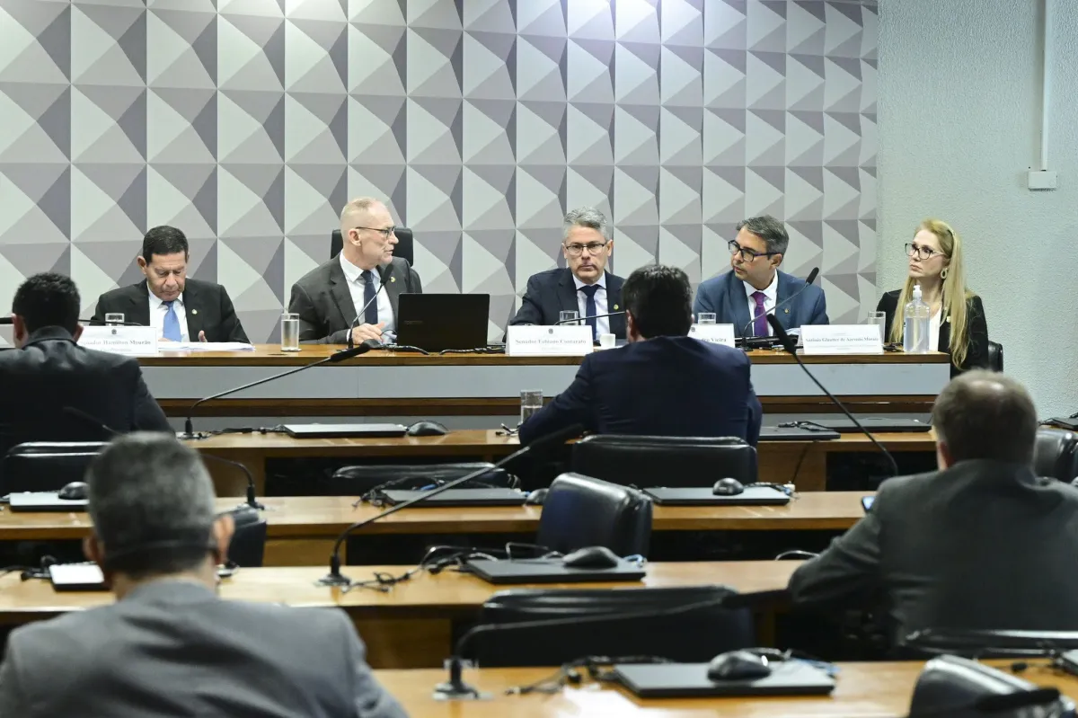 Relatório final pede indiciamento de ministros do STF e do procurador-geral