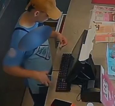 Imagem - Funcionário é flagrado desviando dinheiro de vendas com máquina de cartão em Marabá