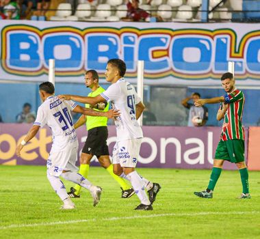 Imagem - De virada e com polêmica, Paysandu vira sobre o Independência e segue vivo na Copa Verde