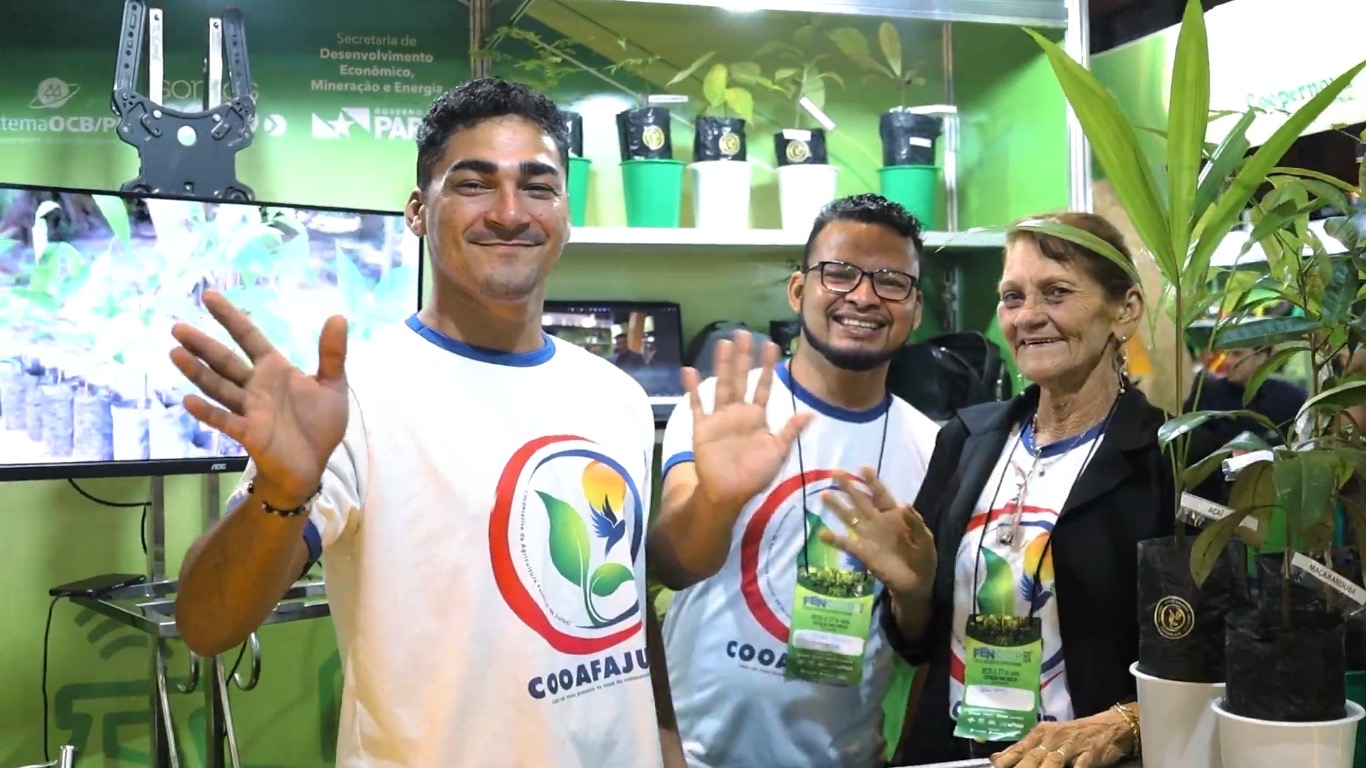 A FENCOOP®️ também se destaca pelo seu caráter integrador, reunindo não apenas cooperativas, mas também empreendedores, consumidores representantes do poder público e parceiros institucionais. 
