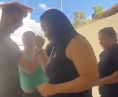 Festa em casa de apoio revolta moradores e leva à demissão de servidores em Jaíba