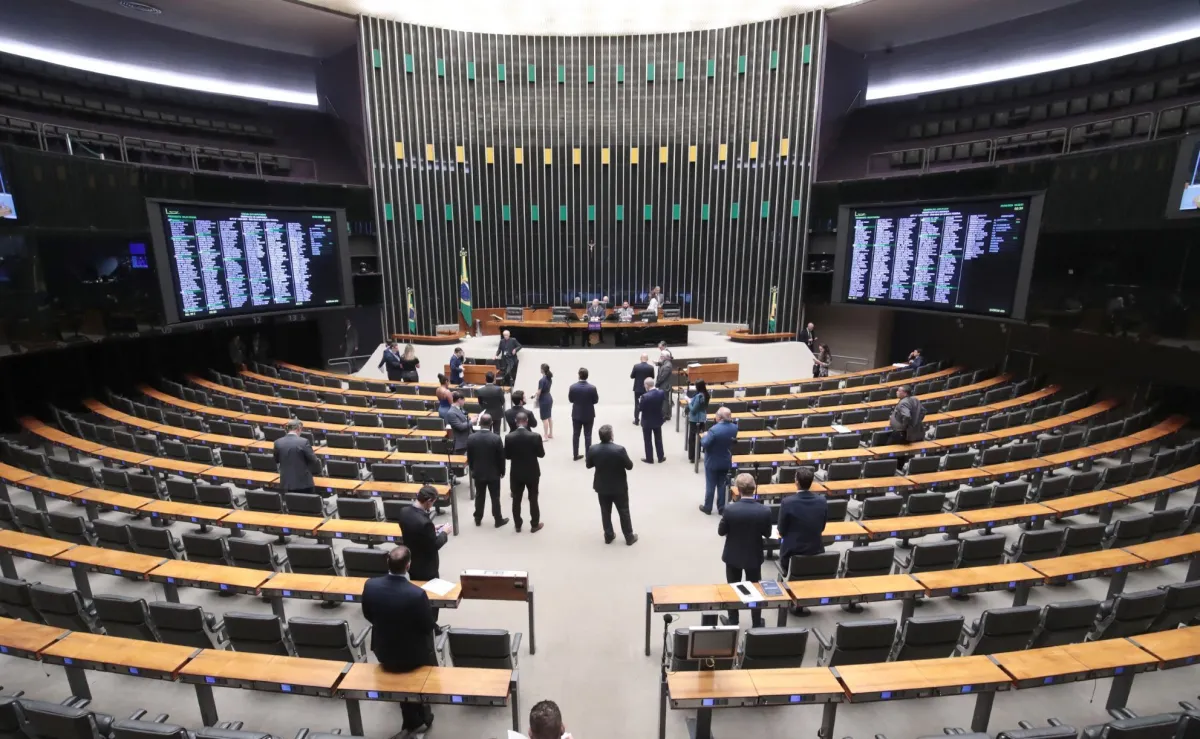 Mesmo com proposta do Planalto, deputados querem conduzir discussão por mudança na Constituição