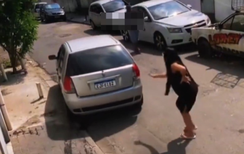 Imagem - Homem se desespera durante parto e sai de carro sem a esposa