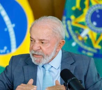Imagem - Lula afirma que mundo não dá direito a Trump ameaçar um país