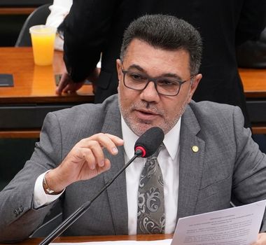 Imagem - 'Trabalho até a exaustão', diz Feliciano em debate sobre escala 6x1