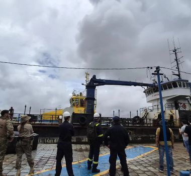 Imagem - Marinha resgata navio à deriva há mais de 20 dias na costa do Amapá