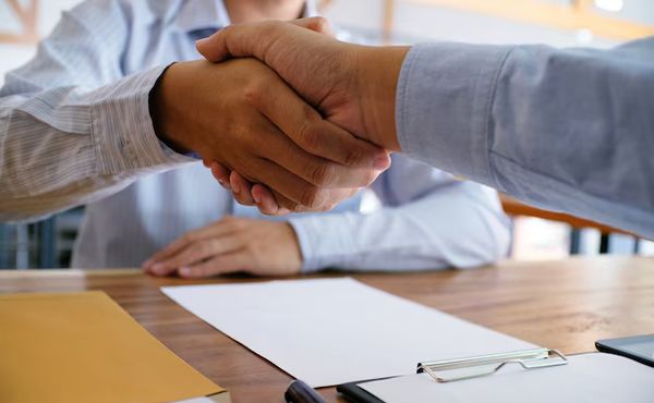 Serasa revela que 6 em cada 10 brasileiros já emprestaram o nome para conhecidos