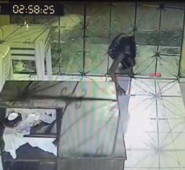 Imagem - Comércios são alvo de invasão durante a madrugada em Bragança