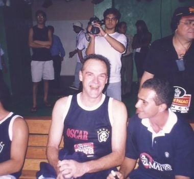 Imagem - Oscar Schmidt vestiu a camisa do Remo em evento festivo em Belém