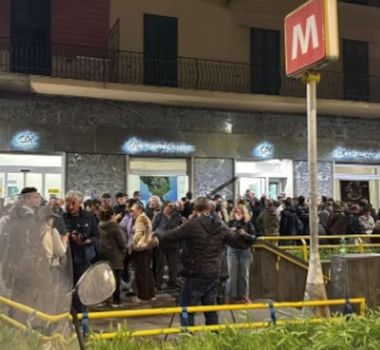 Imagem - Reféns, túnel e fuga: assalto a banco intriga autoridades italianas