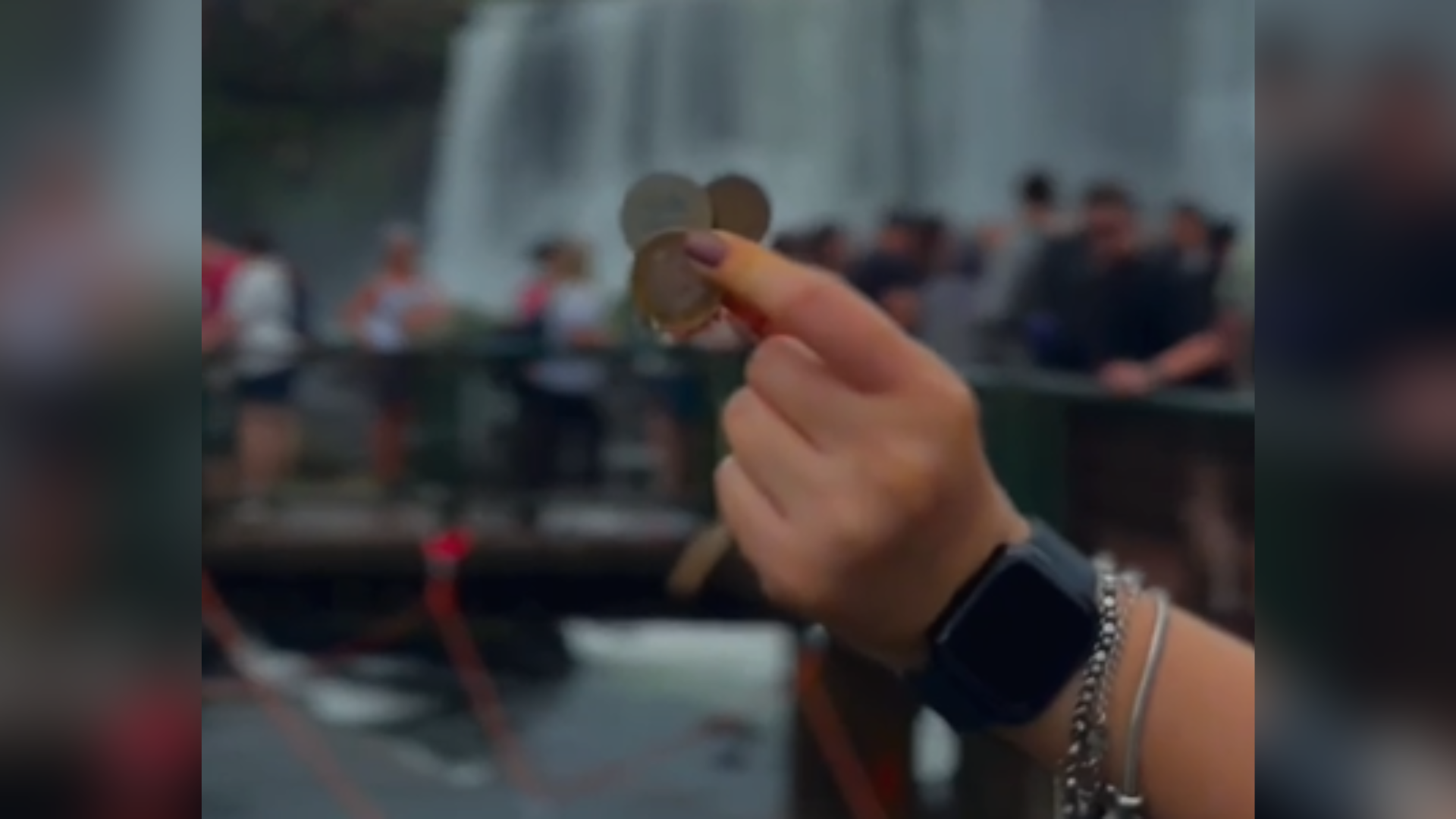 Imagem - Retirada de moedas nas Cataratas do Iguaçu revela impacto ambiental causado por turistas