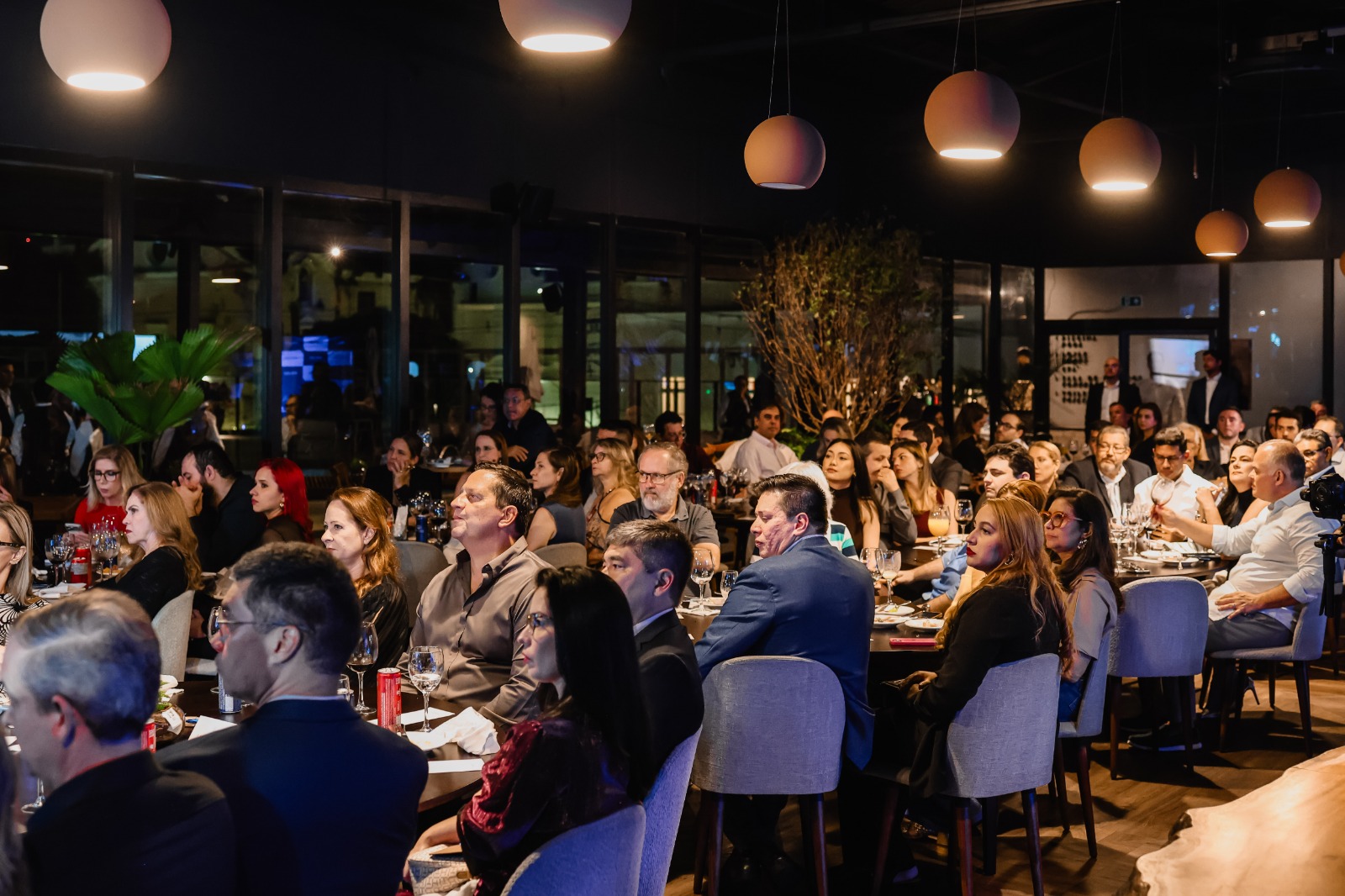 O jantar no Tívoli marcou não apenas a integração de uma nova carteira de clientes, mas o início de uma nova fase para o mercado financeiro local - 